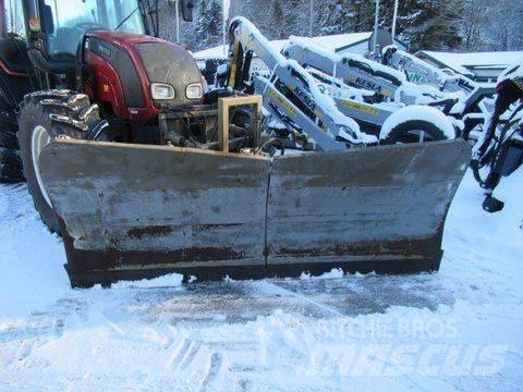  Schilcher 2704 Snöblad och plogar