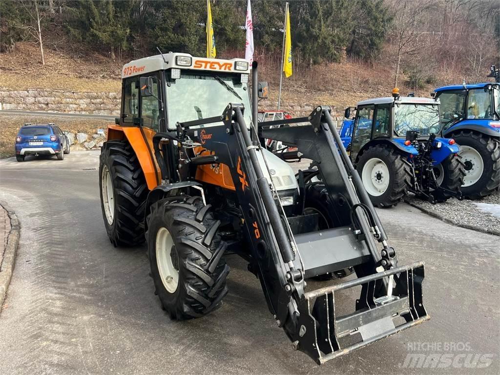 Steyr 975A Traktorer