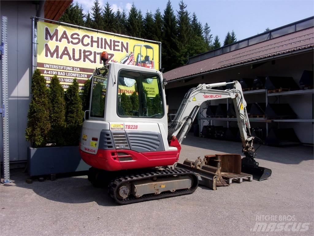 Takeuchi TB228 Minigrävare < 7t