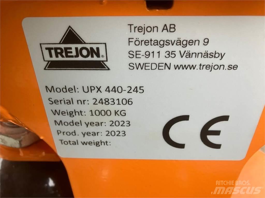 Trejon UPX 440-245 Övrigt väg och snö