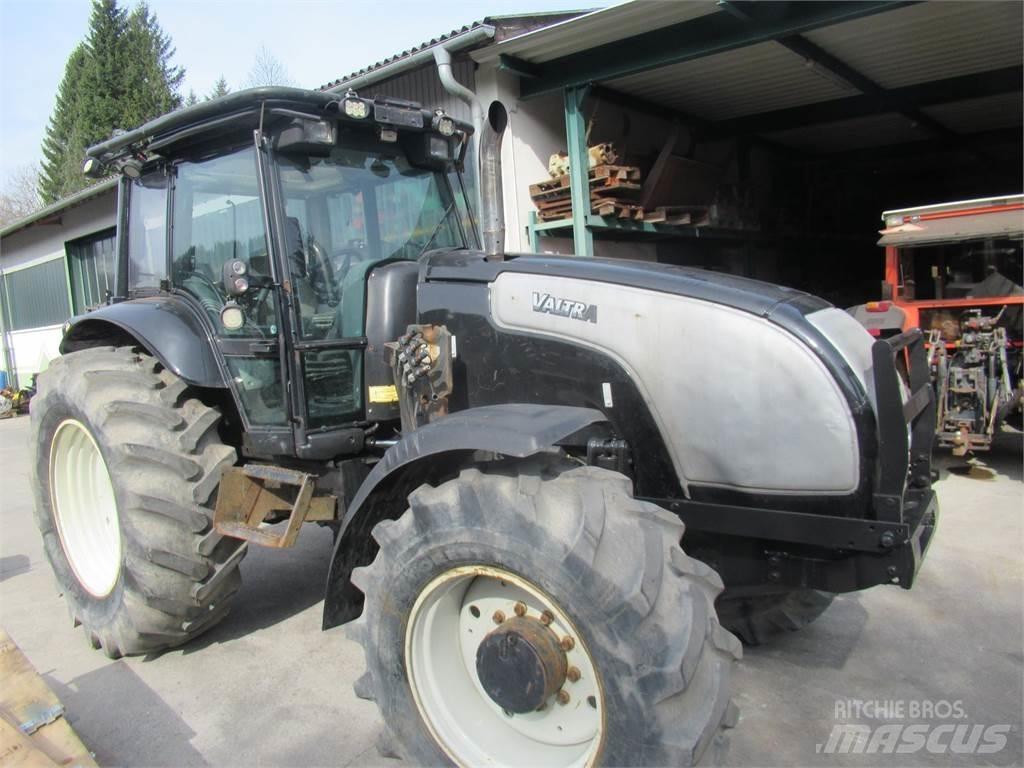 Valtra XM 130 Traktorer