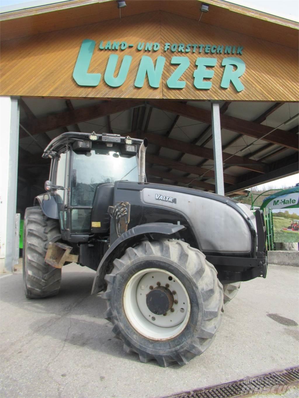 Valtra XM 130 Traktorer