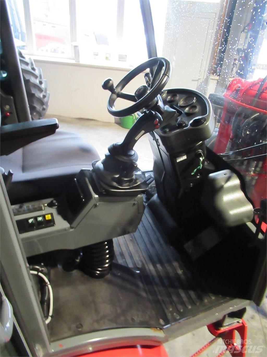 Weidemann 3070 CX60 Frontlastare och grävare