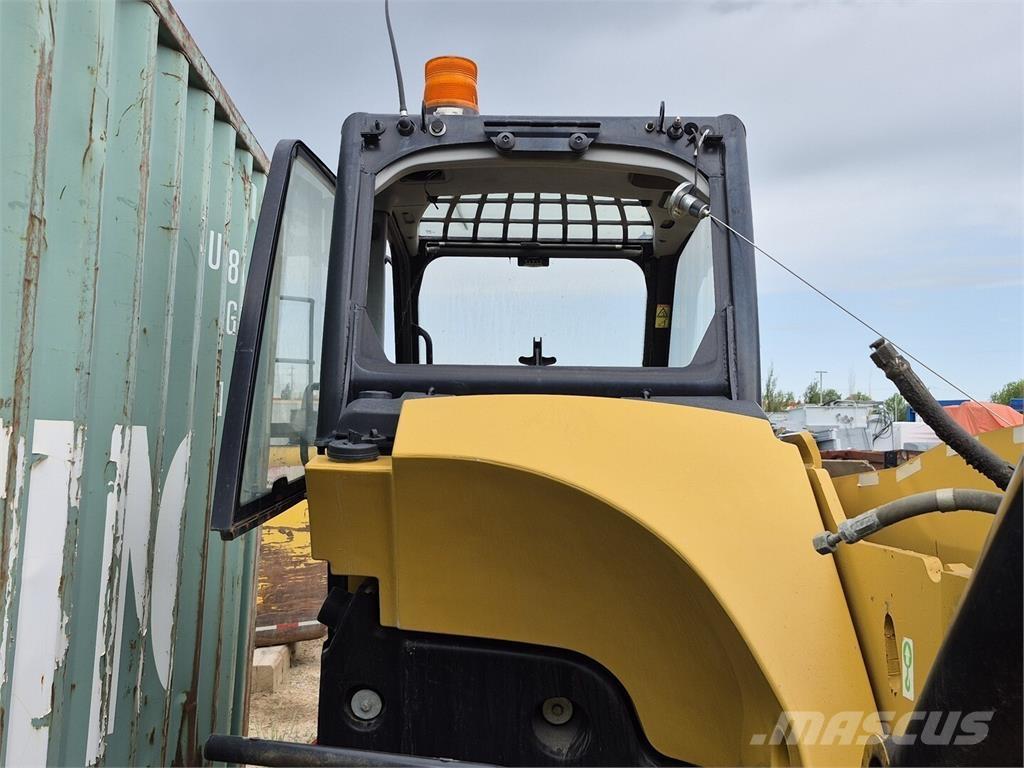 CAT TH560B Redskapsbärare för lantbruk