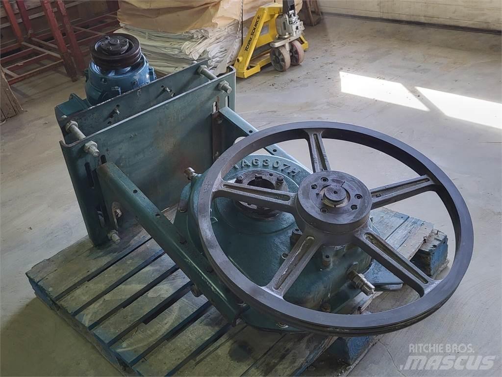 Dodge TA6307H40 Entreprenad - Övrigt