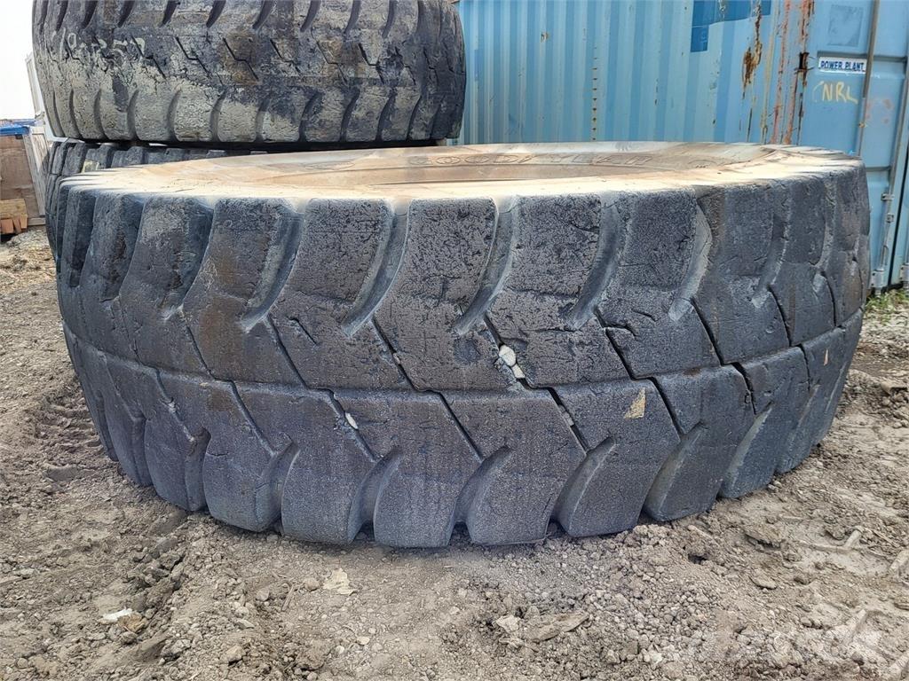 Goodyear RM-4B+ Däck, hjul och fälgar