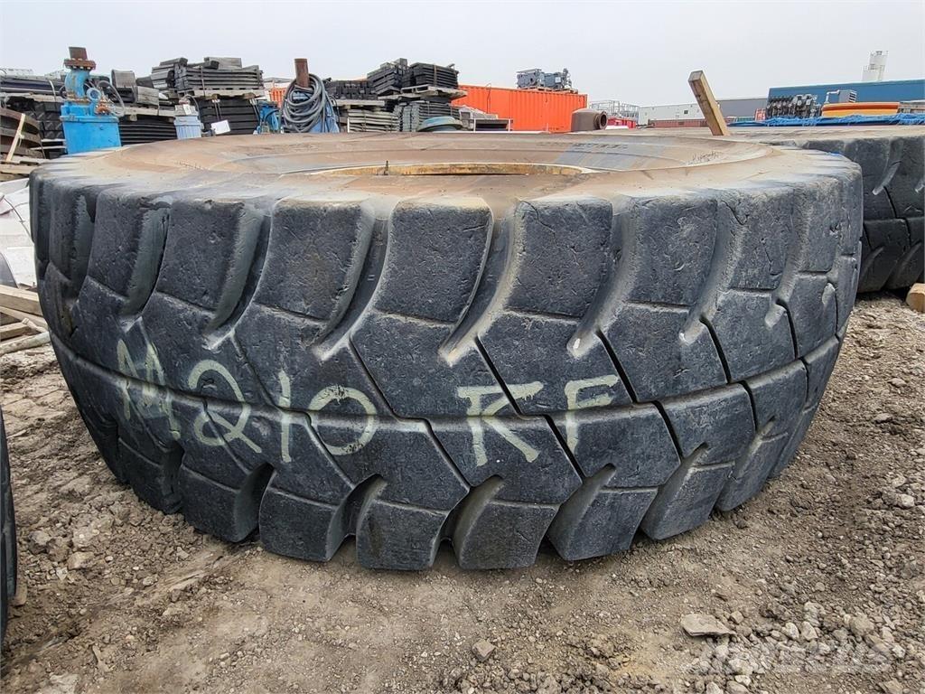 Goodyear RM-4B+ Däck, hjul och fälgar