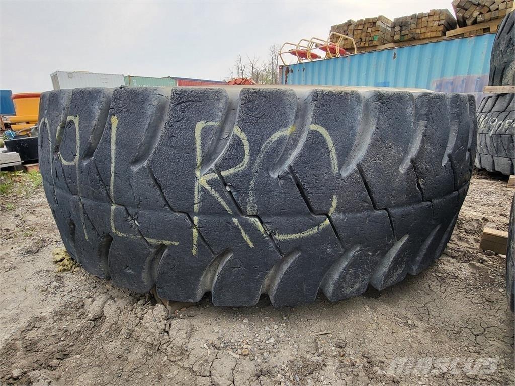 Goodyear RM-4B+ Däck, hjul och fälgar