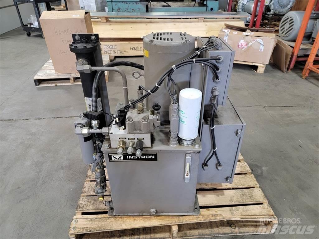  INSTRON A440 83C Vattenpumpar