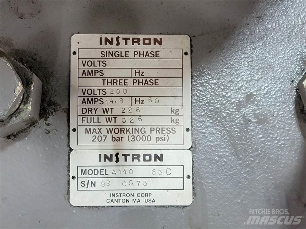  INSTRON A440 83C Vattenpumpar