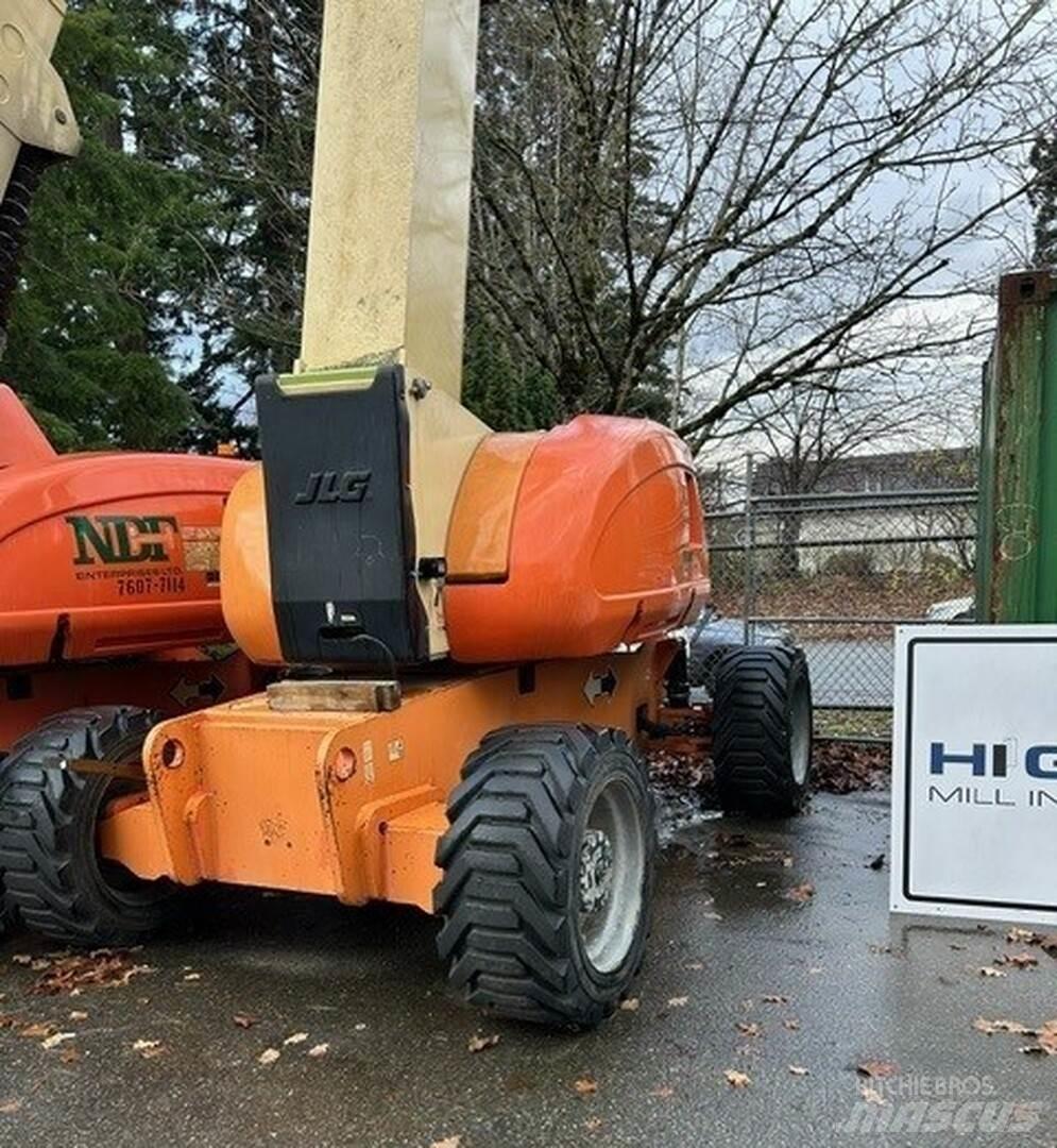 JLG 800AJ Bomliftar