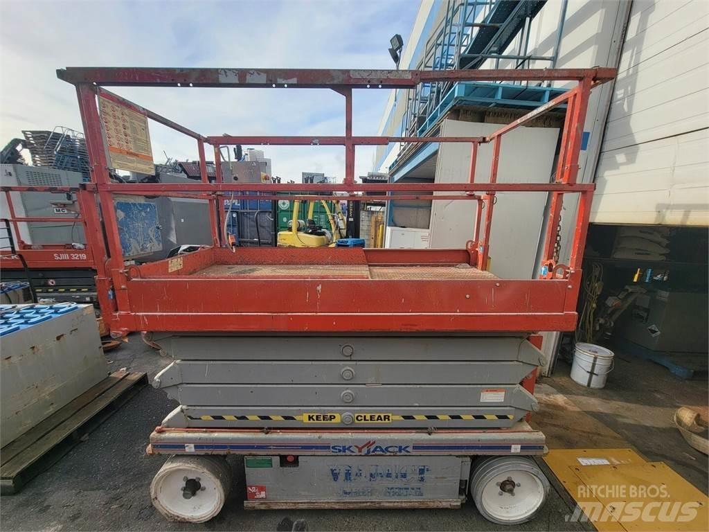 SkyJack SJ3 4632 Saxliftar