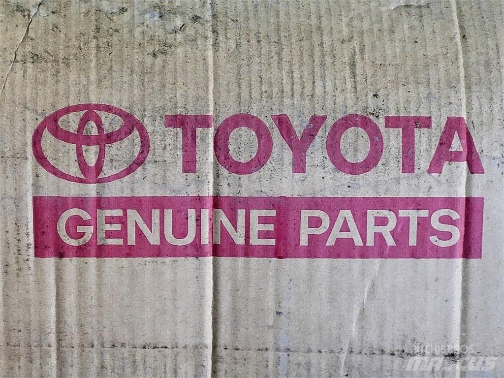 Toyota 67002-60500 Redskapsbärare