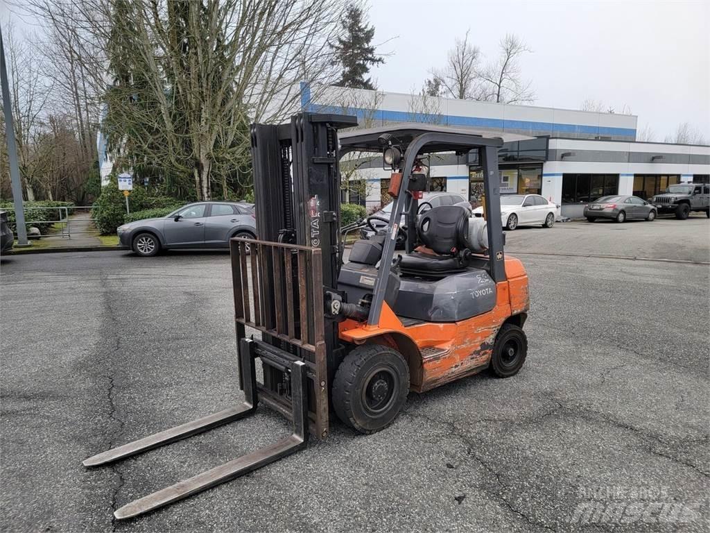 Toyota 7FGU25 Entreprenad - Övrigt