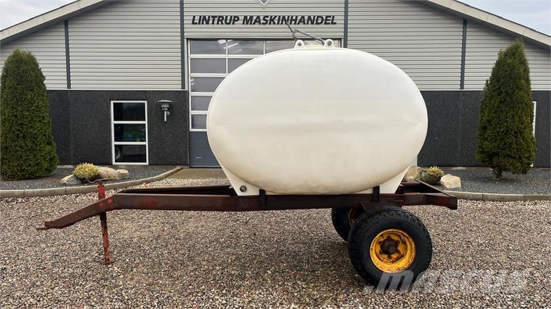  - - - Vandvogn Bevattningsutrustning