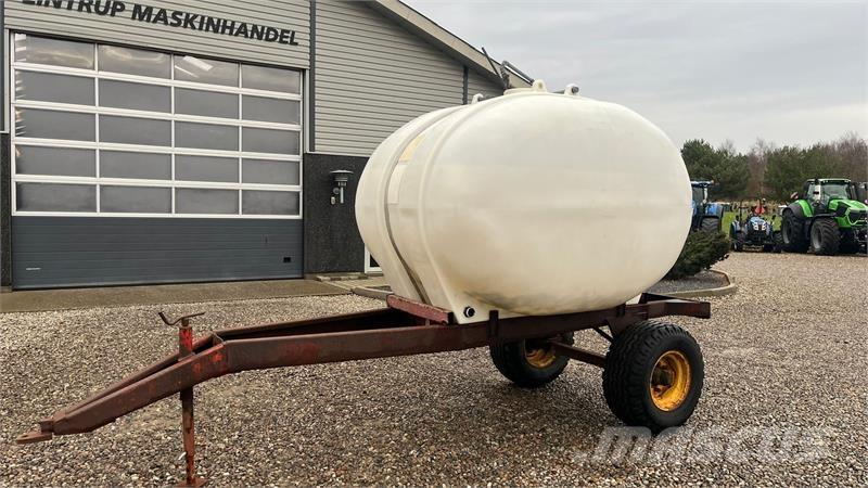  - - - Vandvogn Bevattningsutrustning