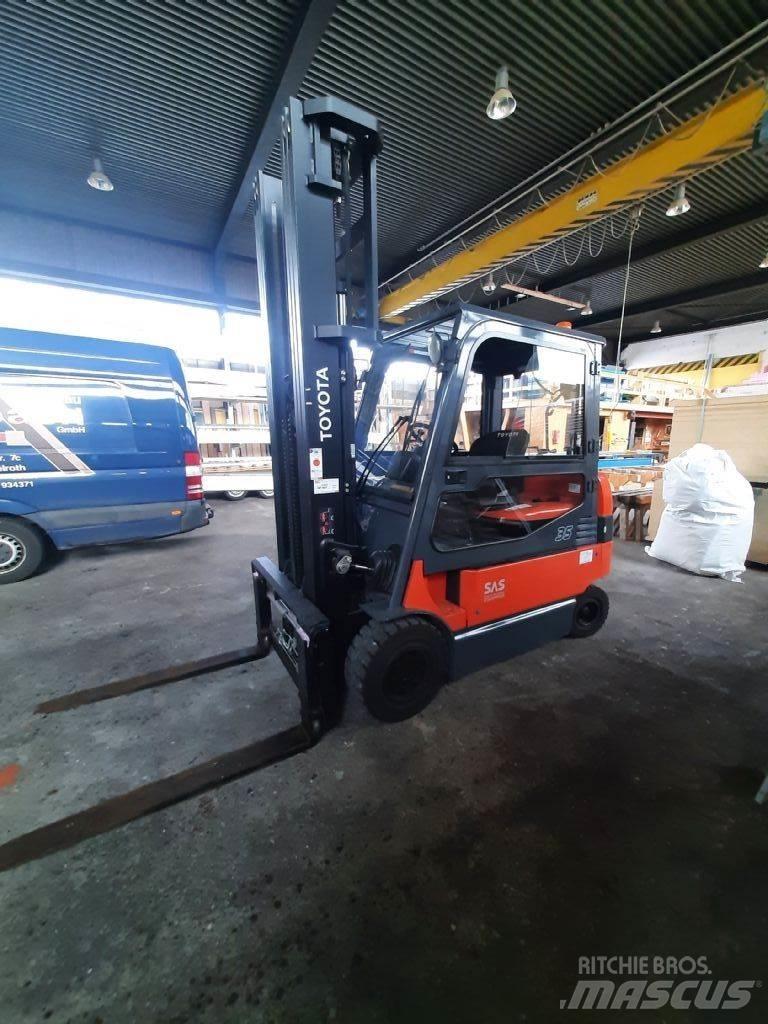 Toyota 7FBMF35 Elmotviktstruckar