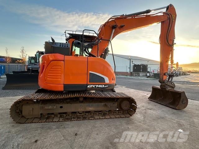 Develon Dx140lcr-5 Bandgrävare