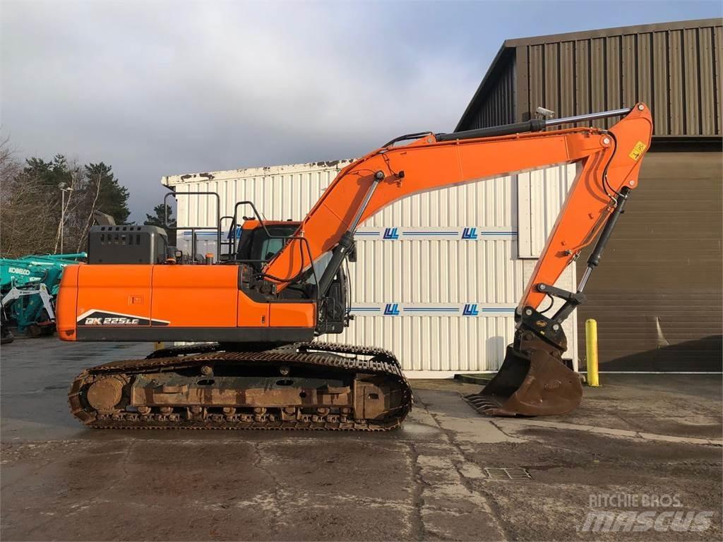 Develon Dx225lc-7 Bandgrävare