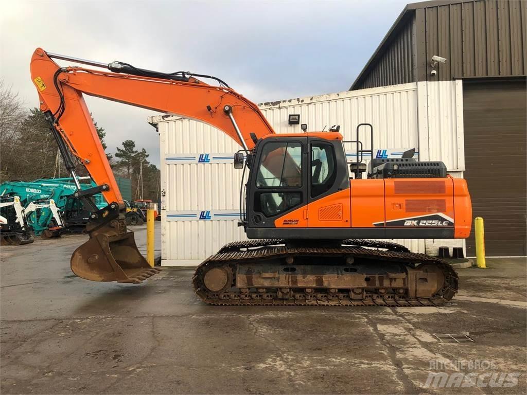 Develon Dx225lc-7 Bandgrävare