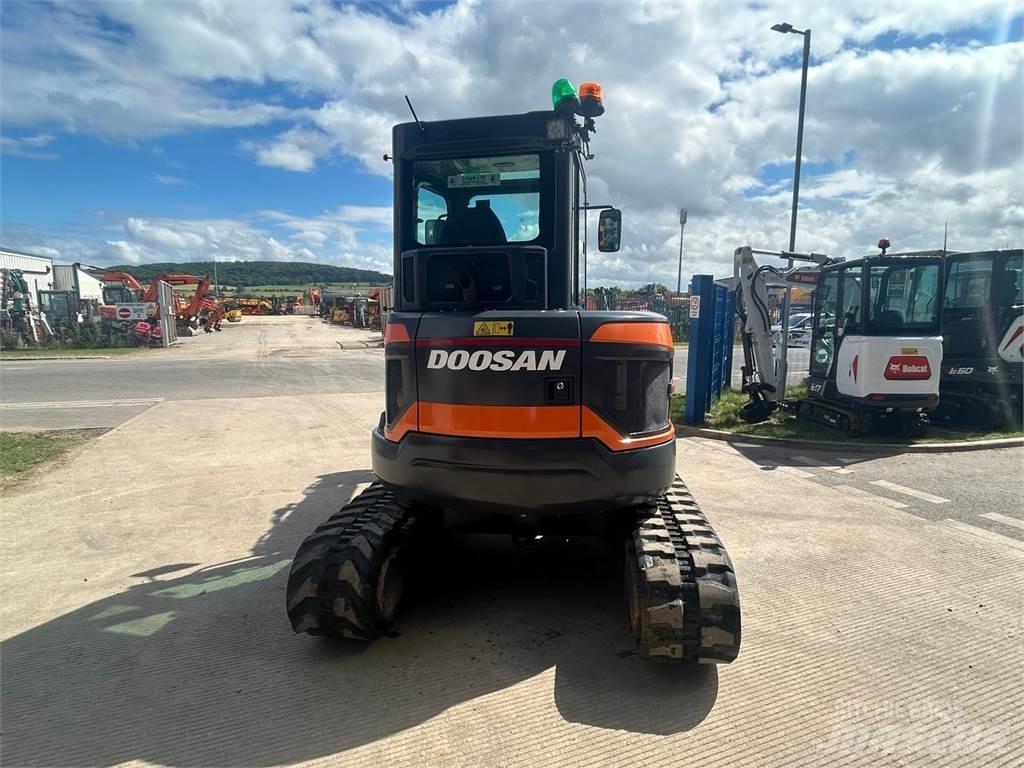 Doosan DX50z Bandgrävare
