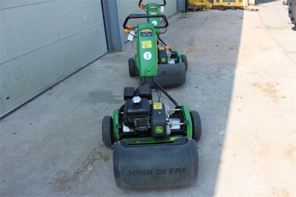 John Deere 220B Gågräsklippare