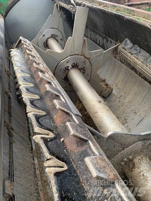 Keenan MF380 Fullfodervagnar