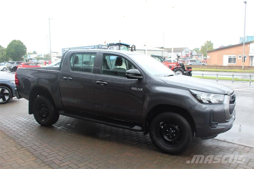 Toyota Hilux Flakbilar/Pickuper