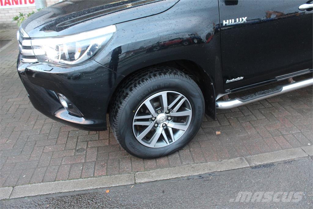 Toyota Hilux Flakbilar/Pickuper