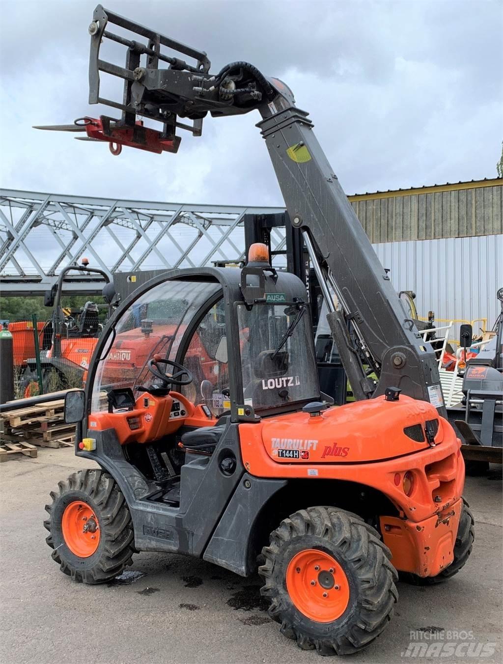 Ausa T144H Plus Redskapsbärare för lantbruk