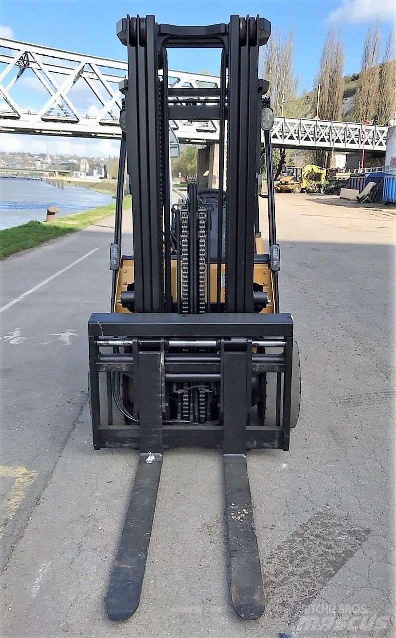 CAT GP30N Övriga motviktstruckar