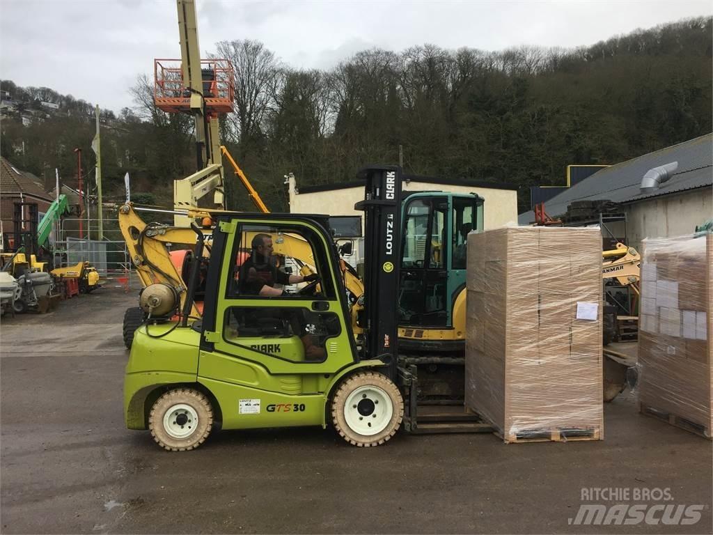 Clark GTS30L Övriga motviktstruckar