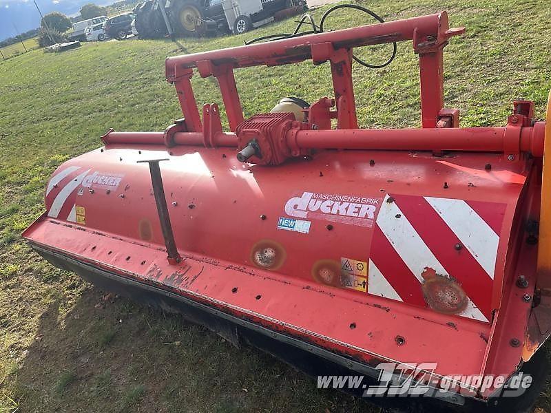 Dücker UM 30 Entreprenad - Övrigt