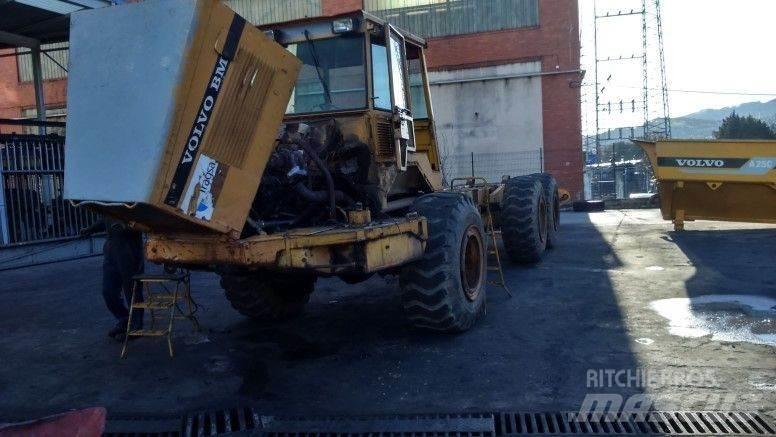 Volvo A25B Midjestyrd dumper