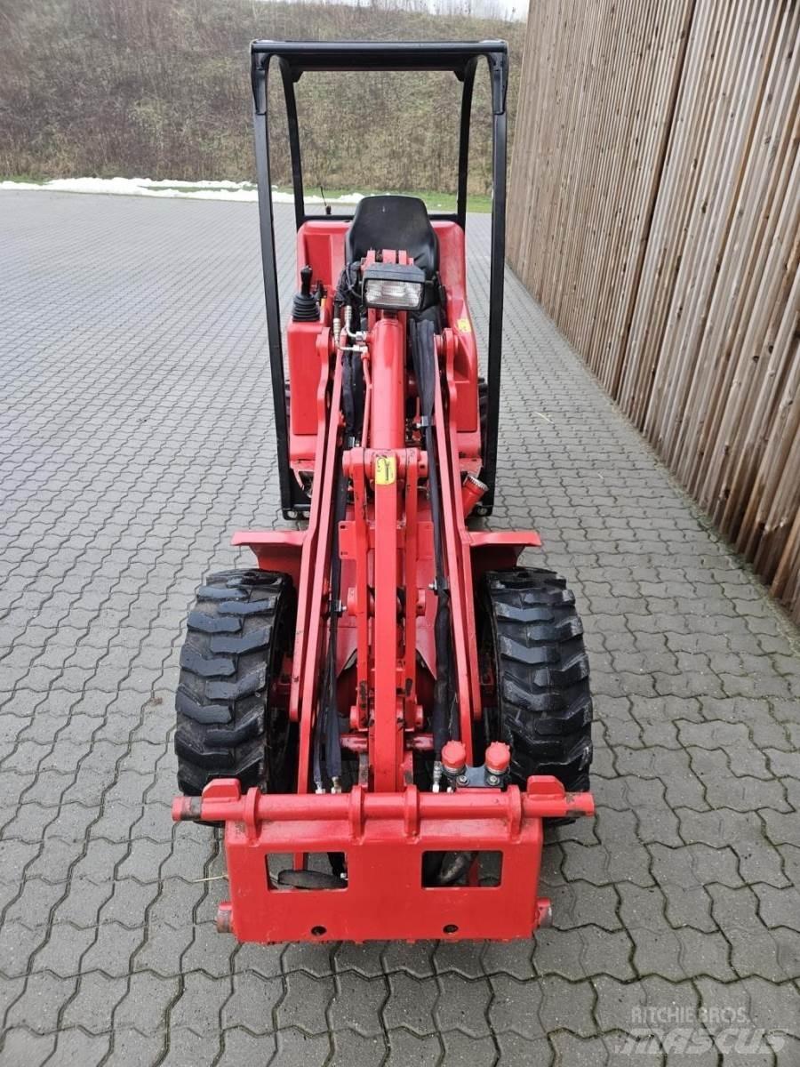 Schäffer 2428 SLT Minilastare