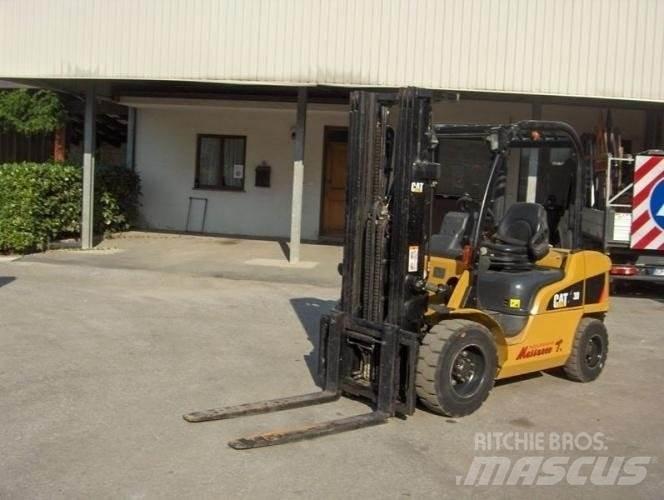 CAT DP30N Dieselmotviktstruckar