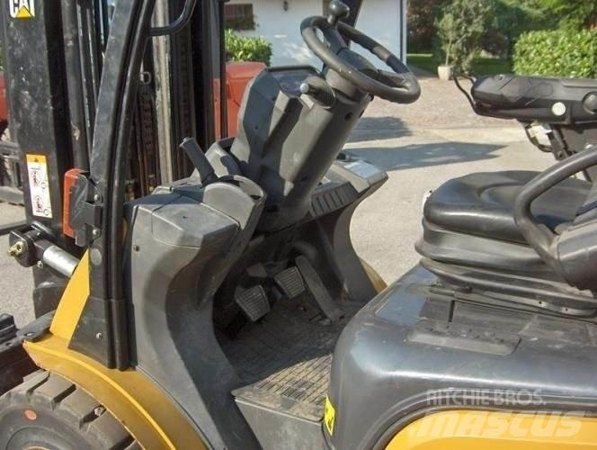 CAT DP30N Dieselmotviktstruckar