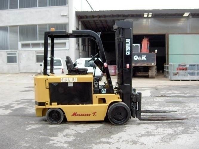 CAT M100D Elmotviktstruckar
