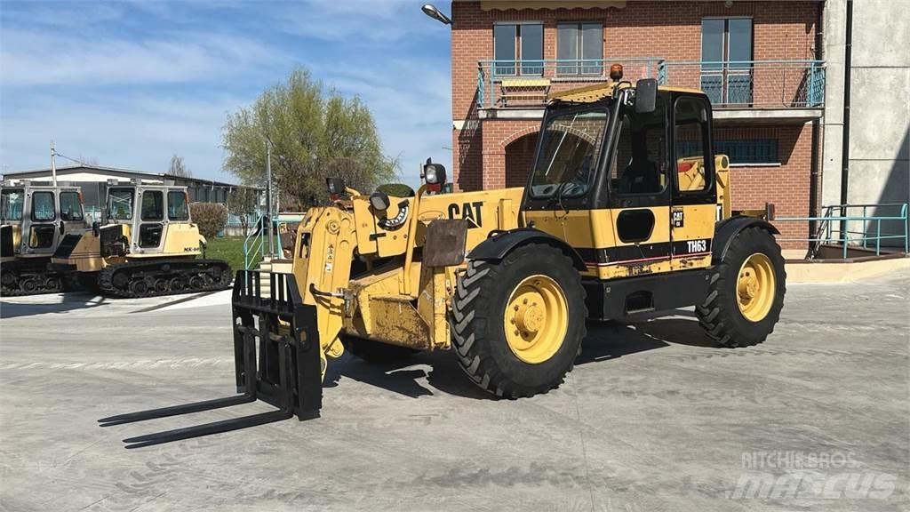CAT TH63 Teleskoplastare