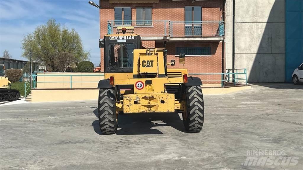 CAT TH63 Teleskoplastare