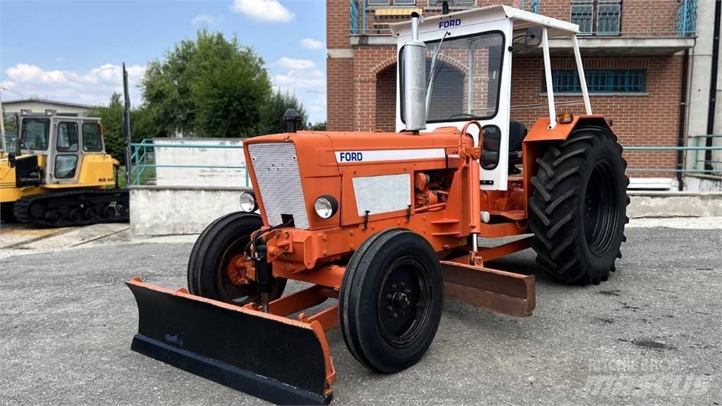 Ford 5600 4X2 Bandschaktare