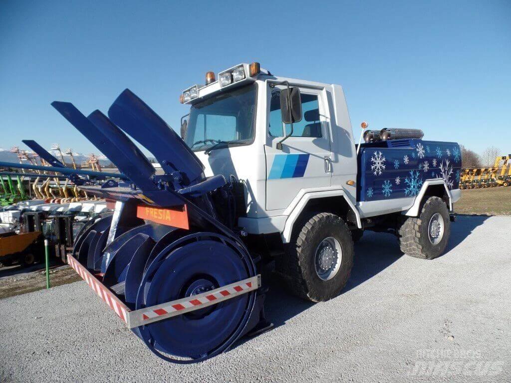  Fresia F90S Snöblad och plogar