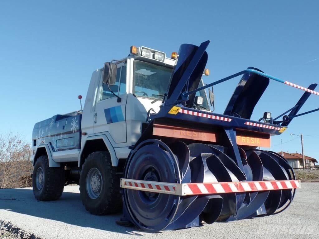  Fresia F90S Snöblad och plogar
