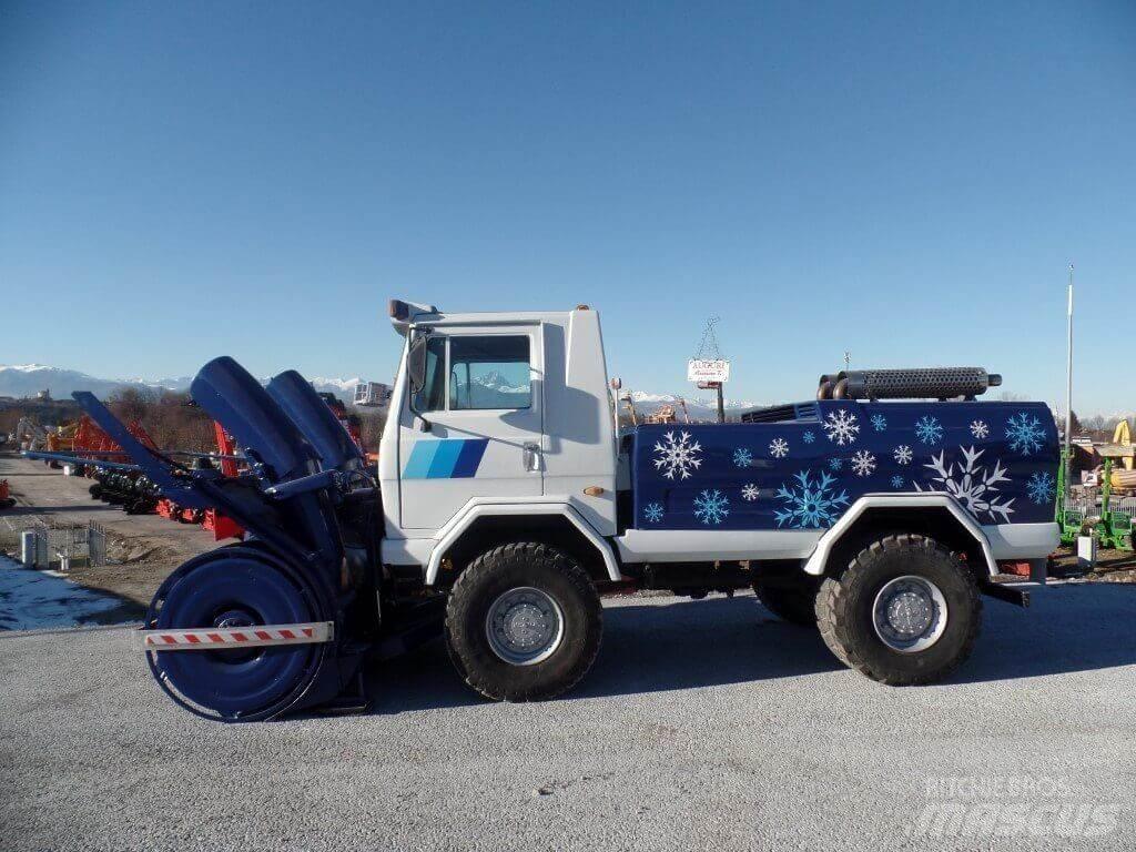  Fresia F90S Snöblad och plogar
