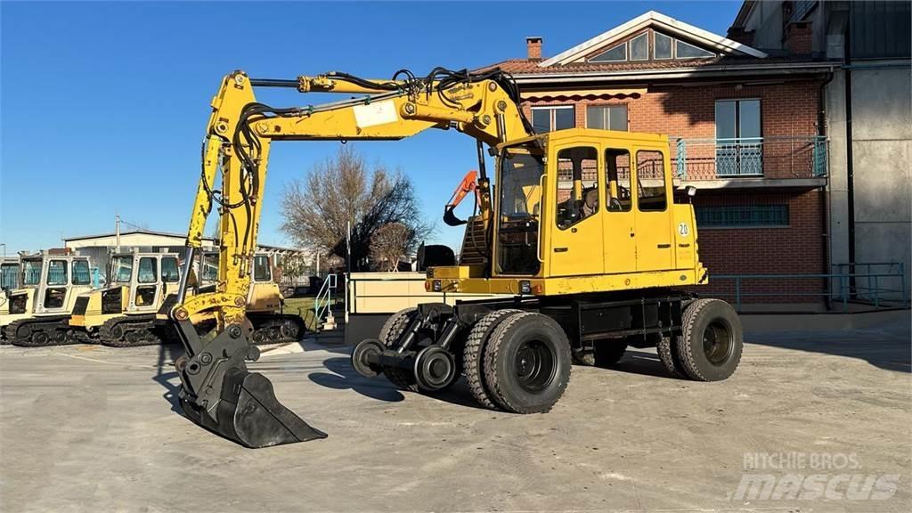 Fuchs MHB 230 ZW 4x4 Hjulgrävare