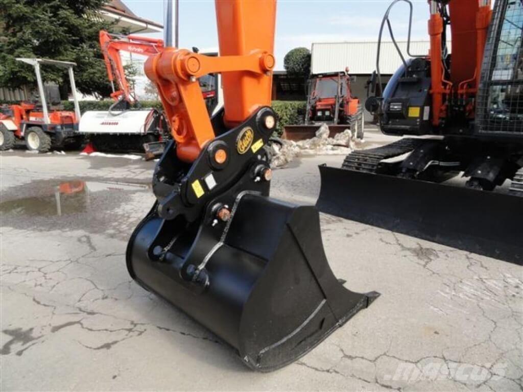 Hitachi ZX135 US-6 Grävmaskiner