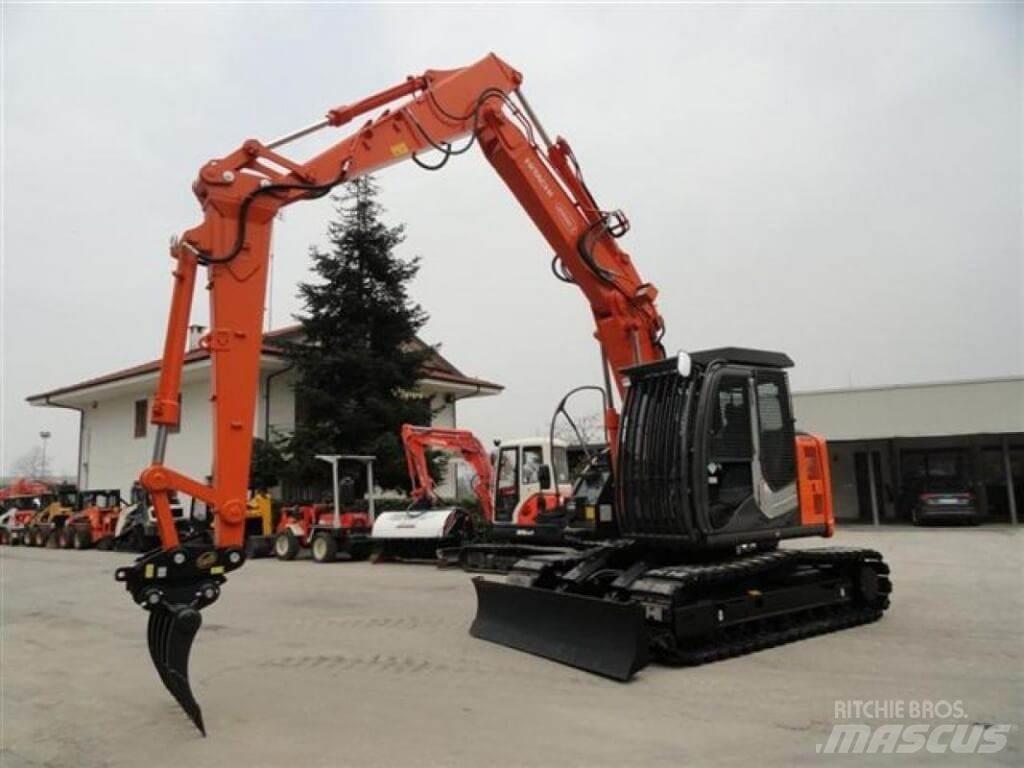 Hitachi ZX135 US-6 Grävmaskiner