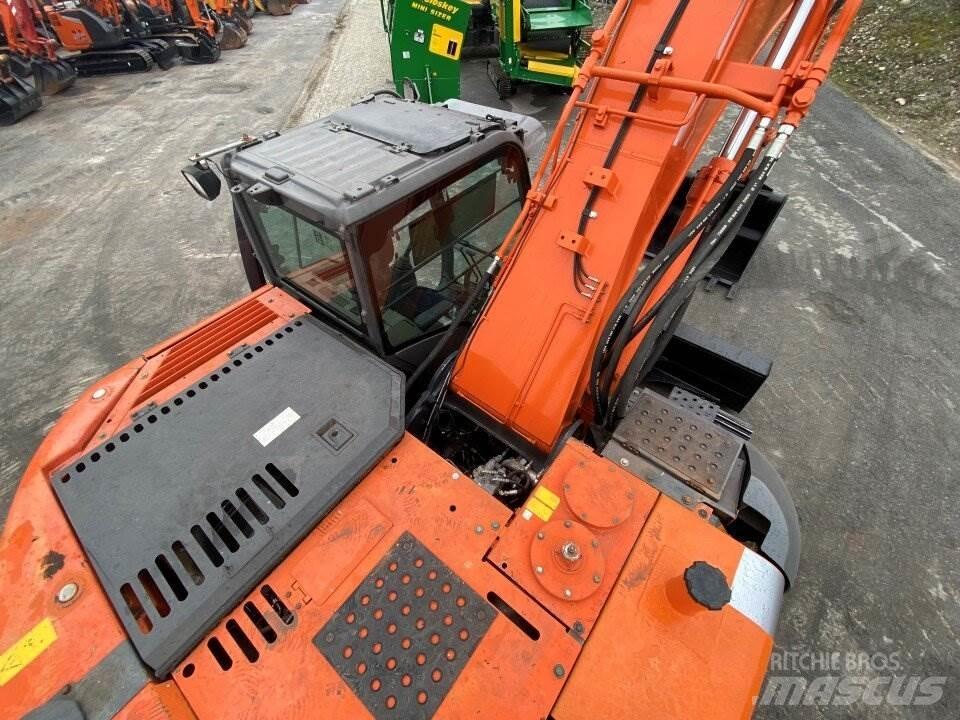 Hitachi ZX225 USBLC Bandgrävare