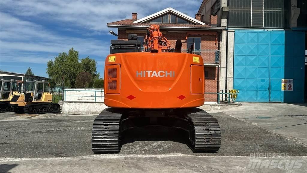 Hitachi ZX225USLC-5B Bandgrävare