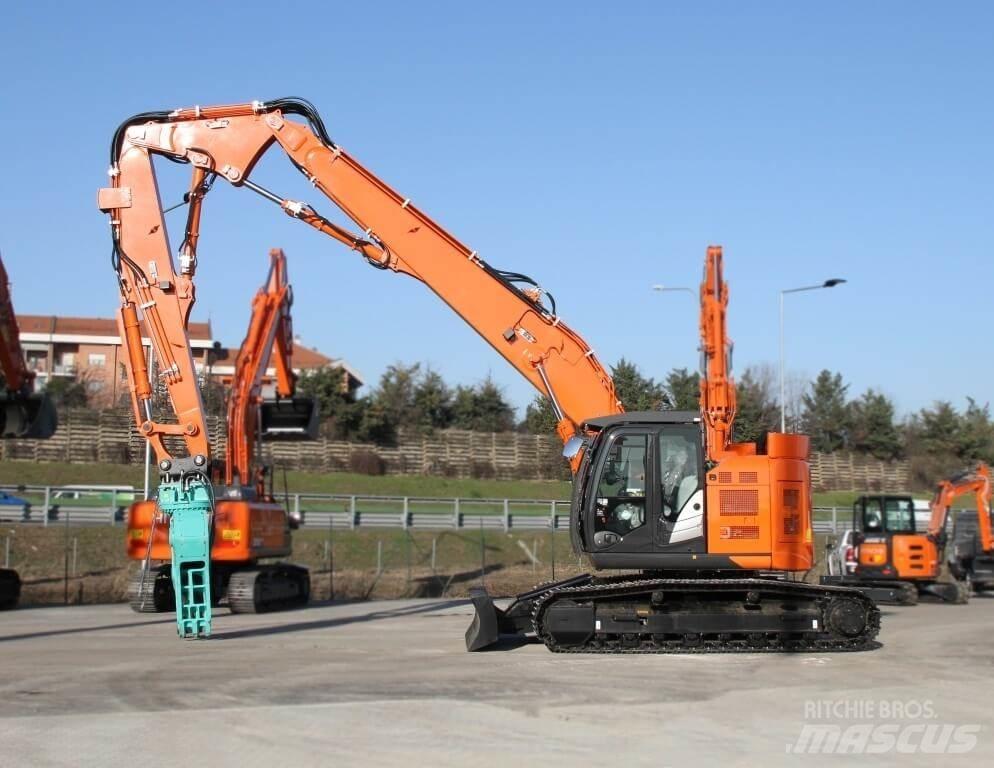 Hitachi ZX225USLC-6 Bandgrävare